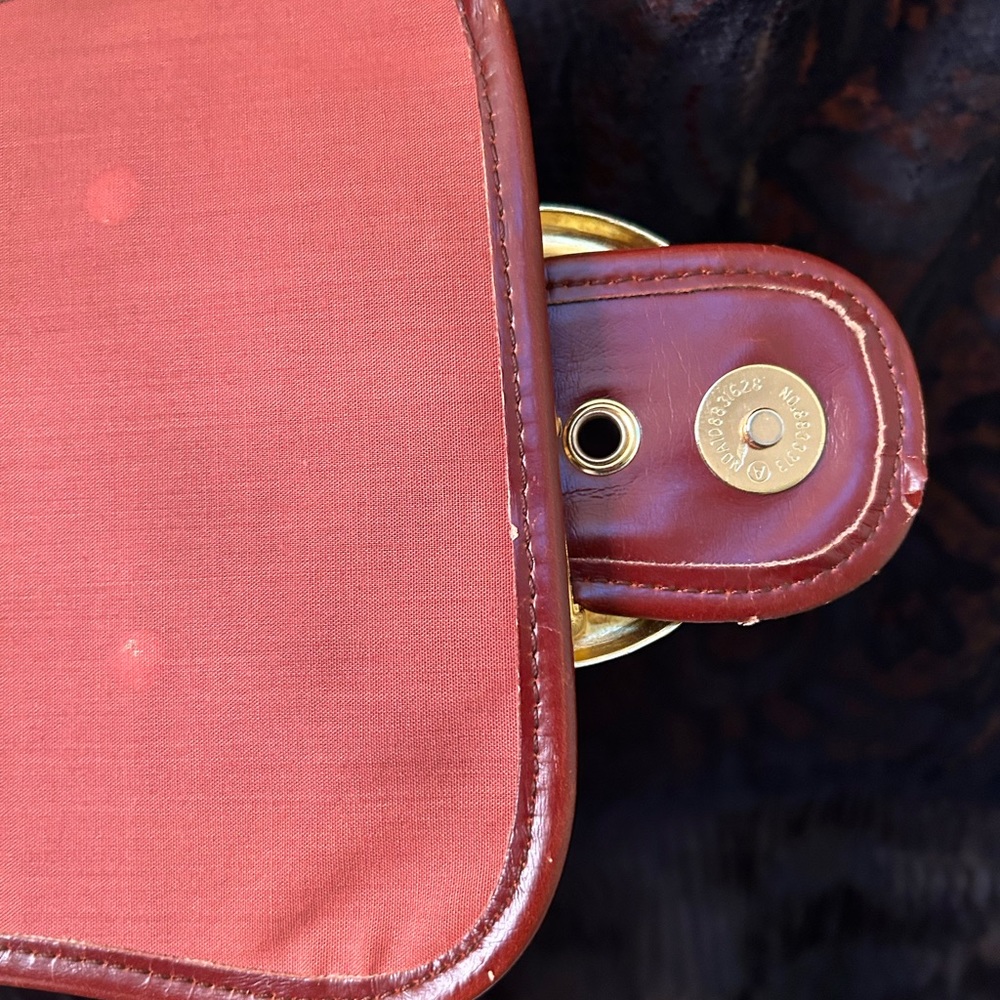 VTG pleather and wicker handbag, snap button closure. By Sun n Sand. Very cute! - Picture 10 of 16